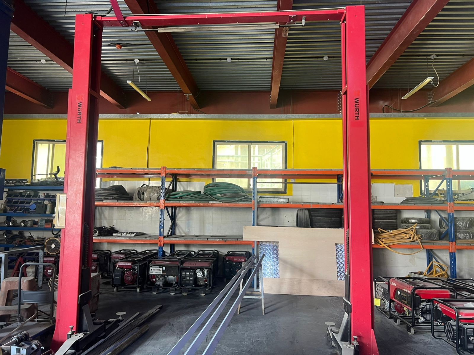 Würth 2-Post Vehicle Lift - Heavy-Duty Car Hoist for Workshops