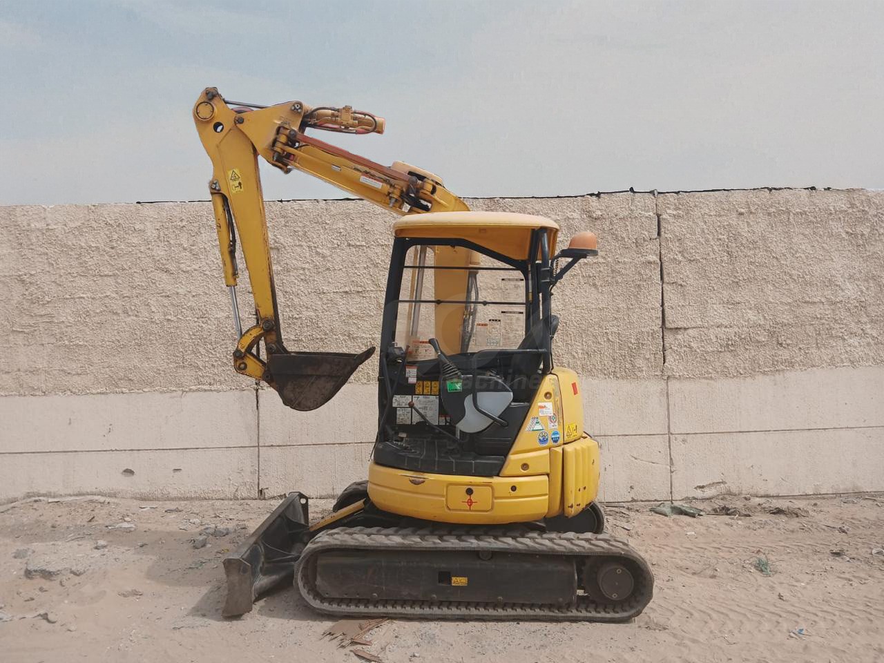 Komatsu Mini Excavator PC30UU-5 – 2014 Model, Japan-Made
